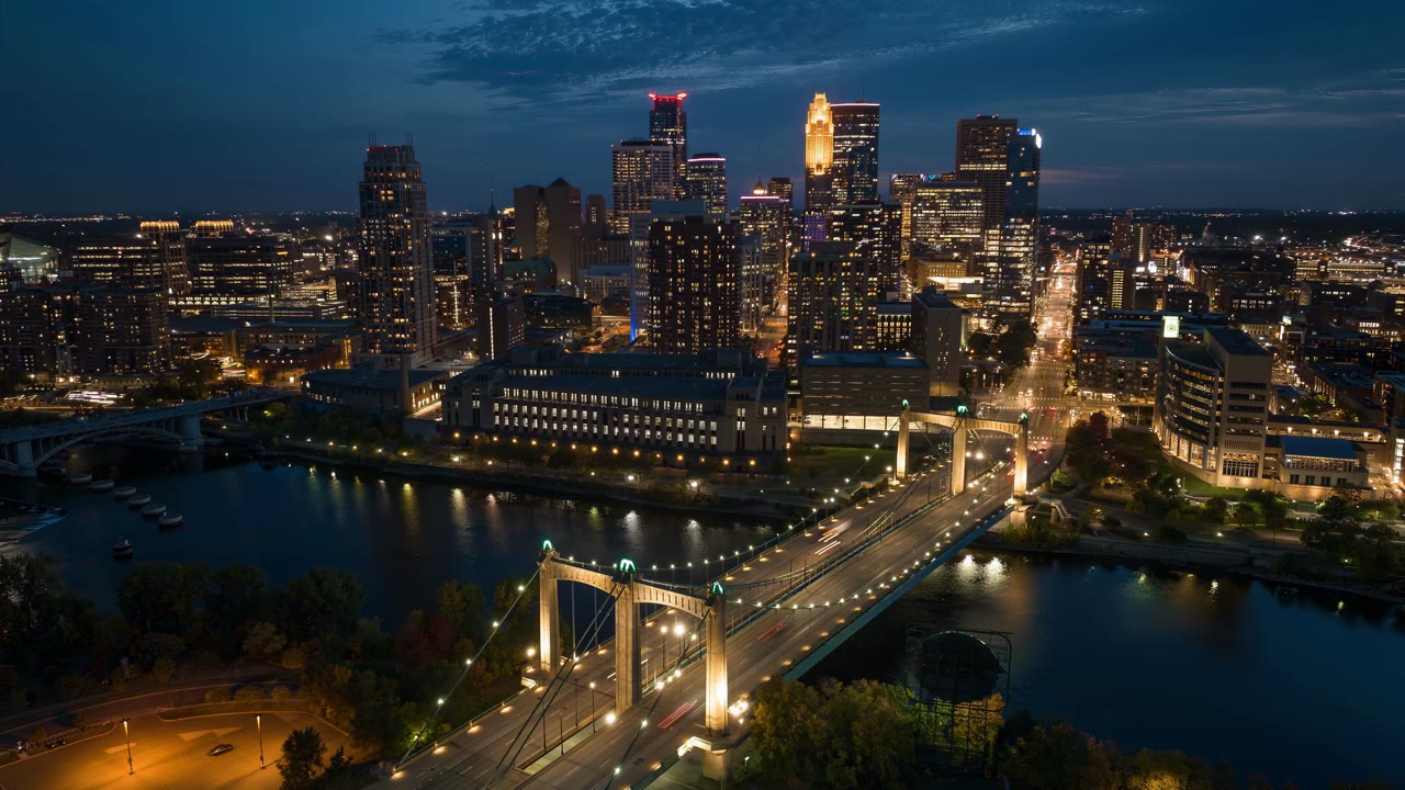 Minneapolis / Saint Paul skyline and headquarters market